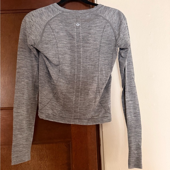 Lululemon Swiftly Tech 2.0 Long Sleeve Top - Picture 2 of 4